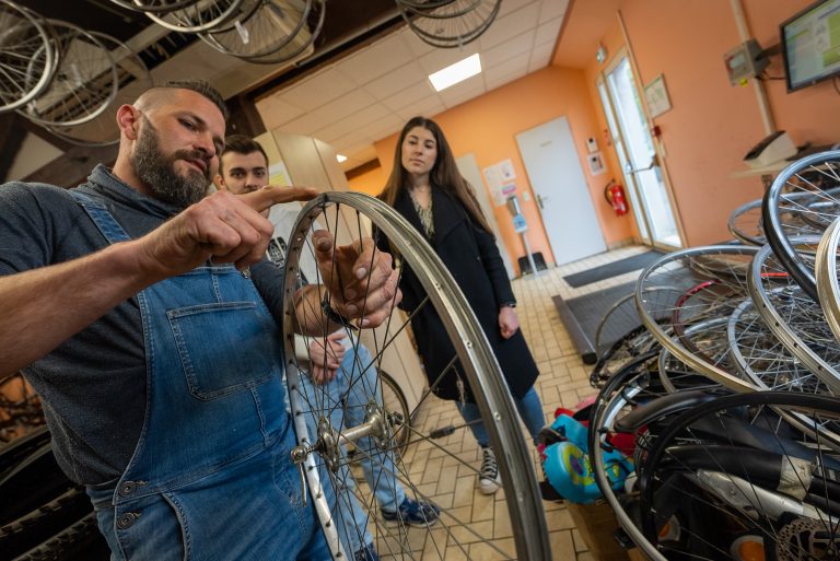 Recyclerie de vélos aux Forges sur la route des Savoir-Faire - Photo SIMON DAVAL / PERIPLES ET CIE