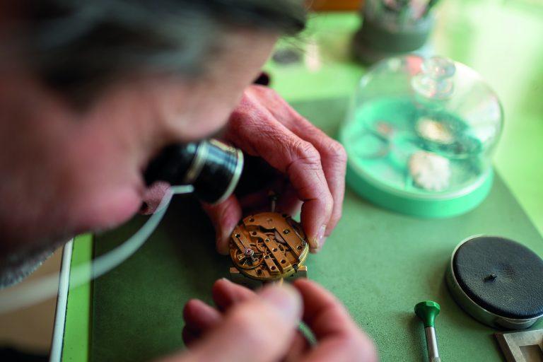 Restaurateur artisan horloger sur la Route des Savoir Faire 2026 - Photo SIMON DAVAL / PERIPLES ET CIE