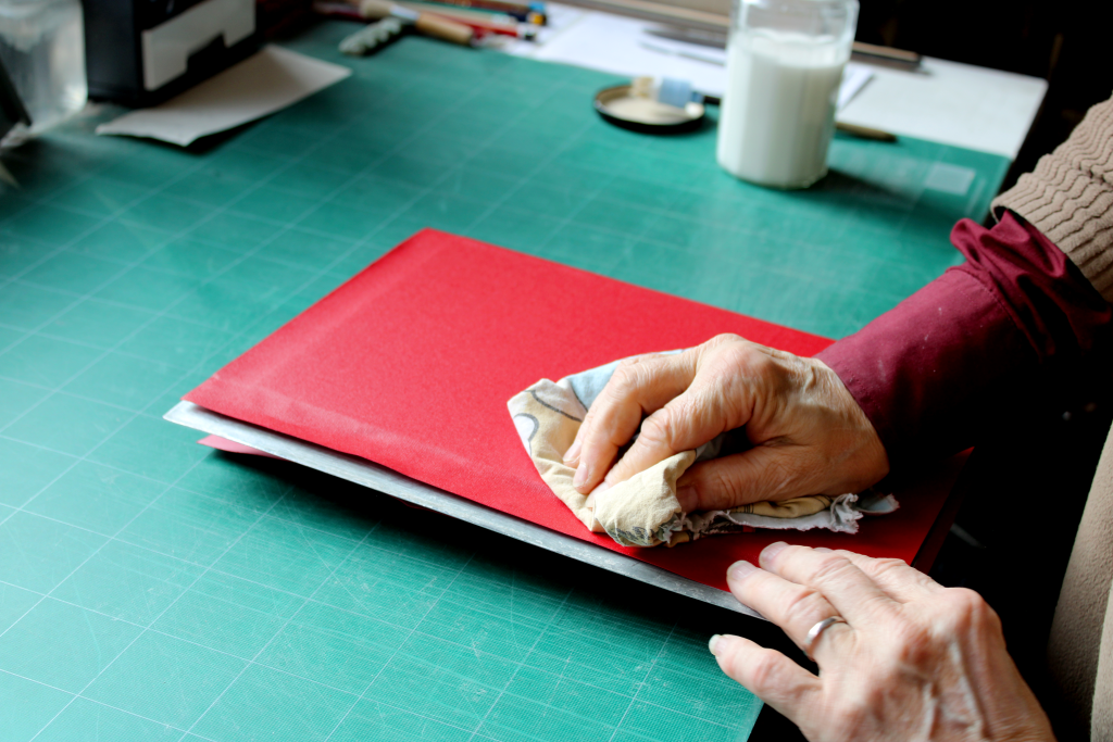 Atelier de cuir et d'or