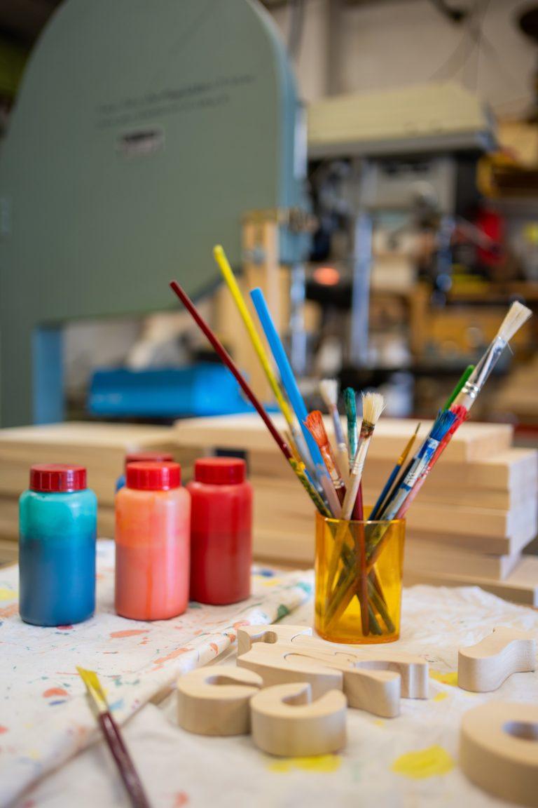 Menuisier et createur de puzzle Au Coeur du Bois sur la Route des Savoir-Faire 2026 - Photo SIMON DAVAL / PERIPLES ET CIE