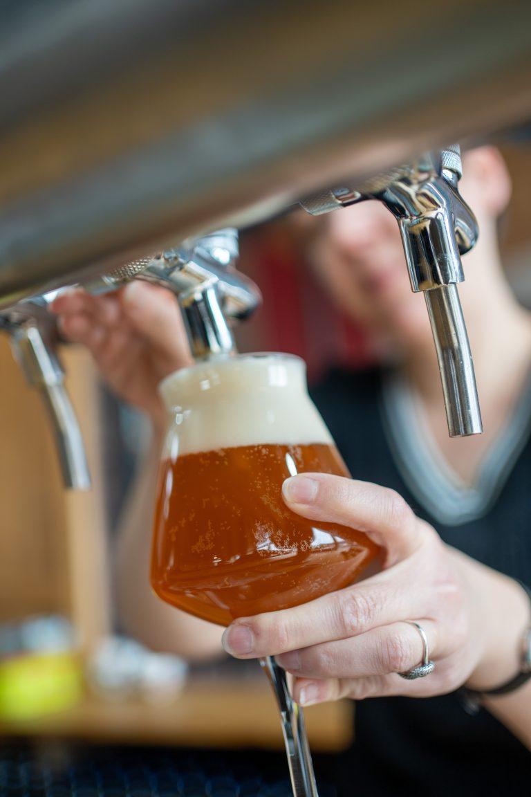 Brasserie Cuvée des Mimi's à Fesches-le-Châtel sur la Route des Savoir-Faire 2026 - Photo SIMON DAVAL / PERIPLES ET CIE